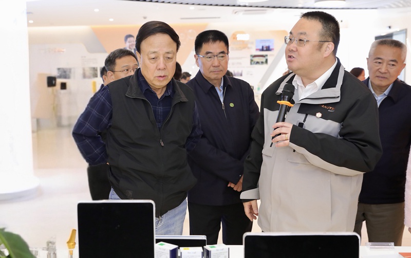 新闻 | 九三学社中央调研组莅临欢迎来到公海7108156医疗开展重点考察调研 